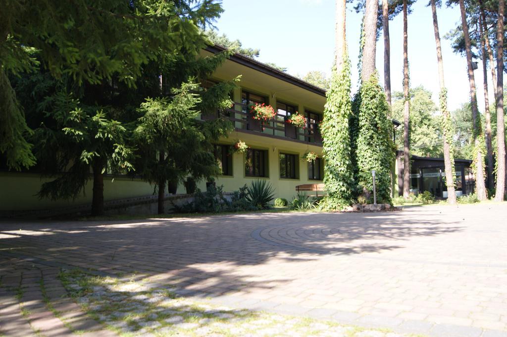 Hotel Graf Łask Exterior foto
